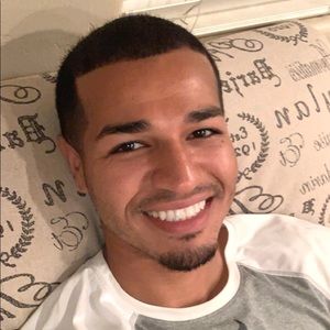 Meet your Posher, Devin